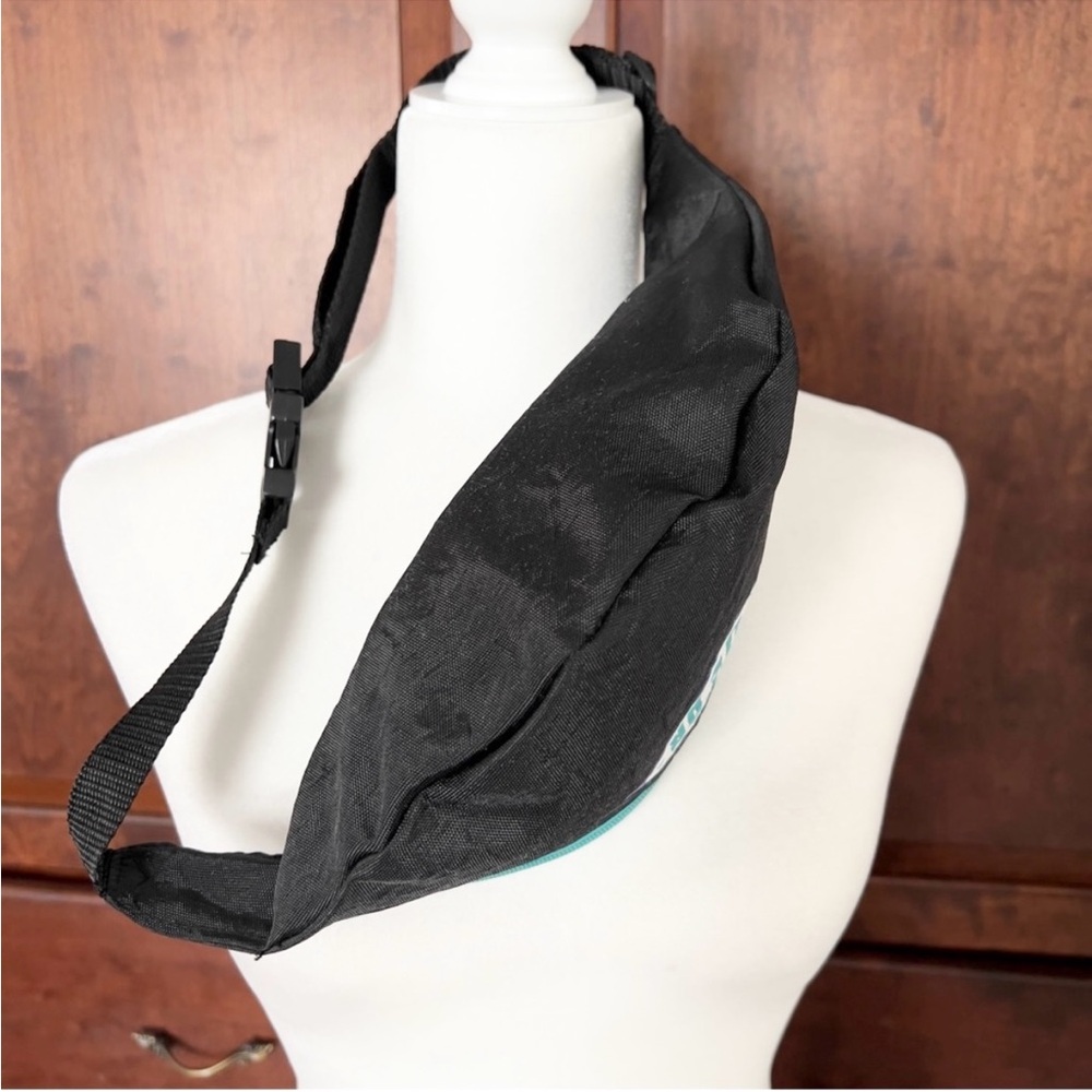 Vintage L.A. Gear Black and Teal Fanny Pack Belt Bag - Picture 7 of 14